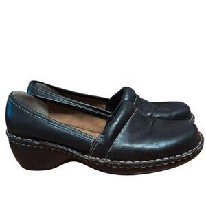 Naturalizer Shoes Stover 2 Clogs in a Black Leather Casual Comfy Slip on Loafers